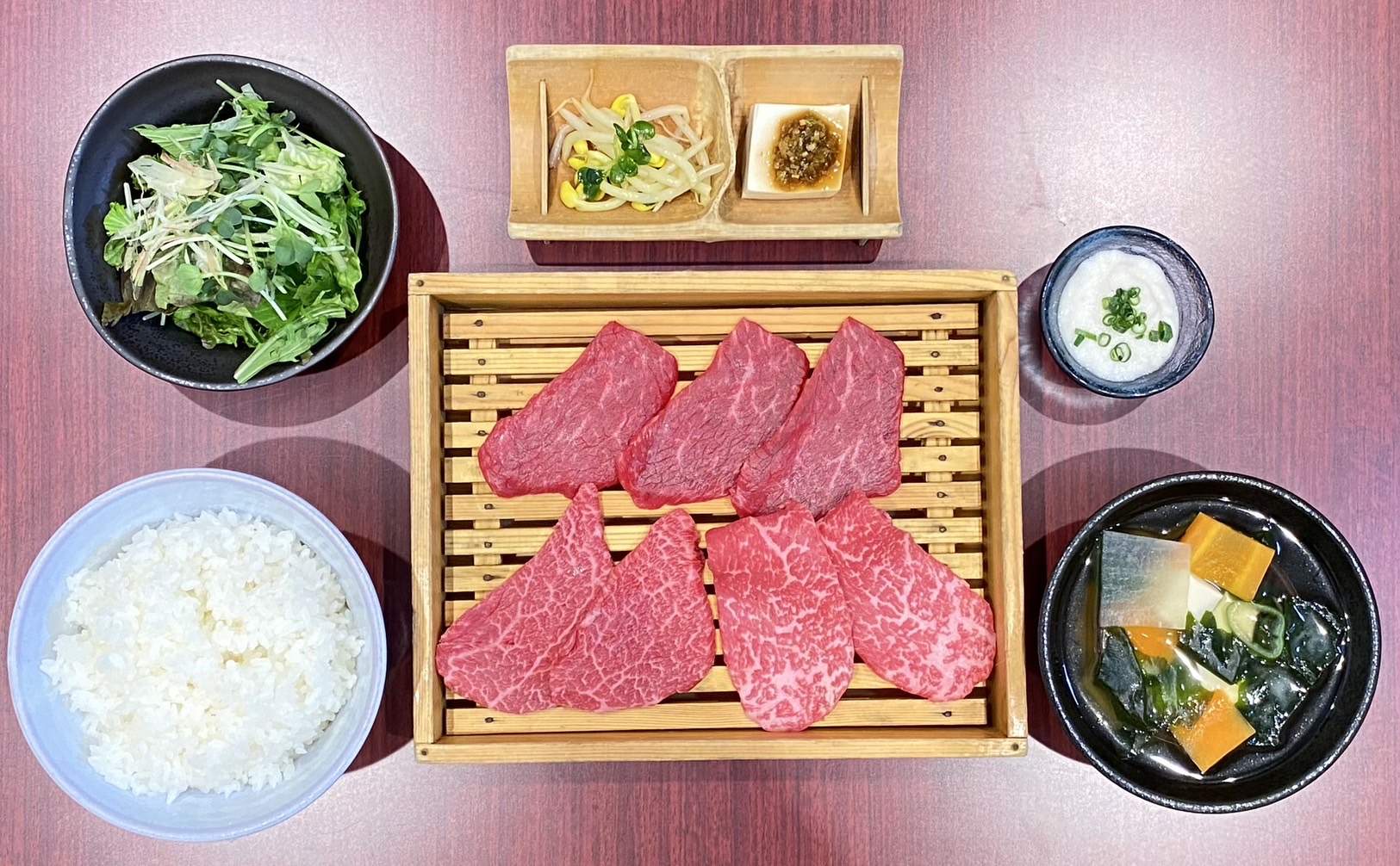 焼肉屋の焼きすき定食